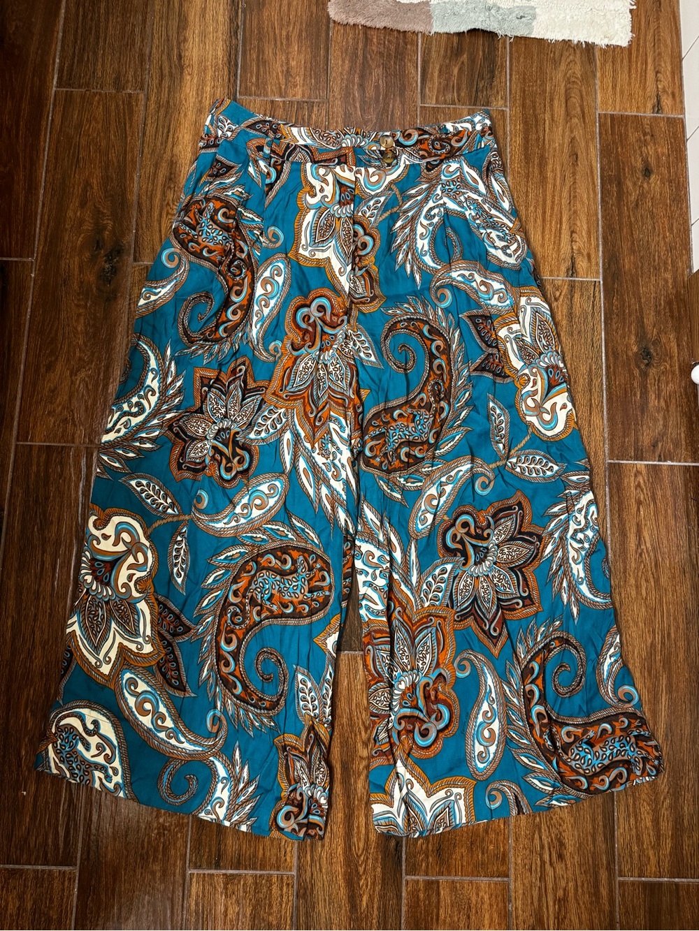 Farm Rio Wide-Leg Paisley Print Palazzo Pants in Teal - Picture 2 of 3